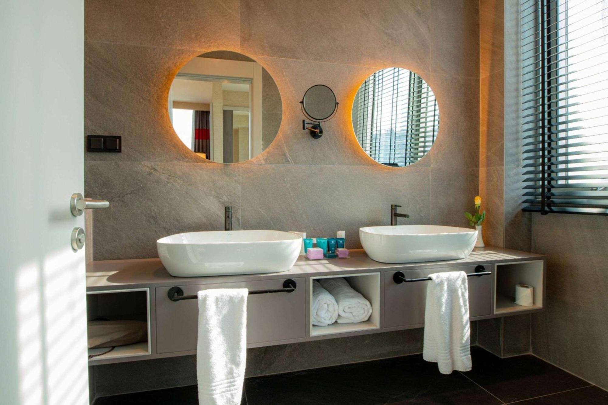 Ramada By Wyndham Diyarbakir Hotel Екстериор снимка