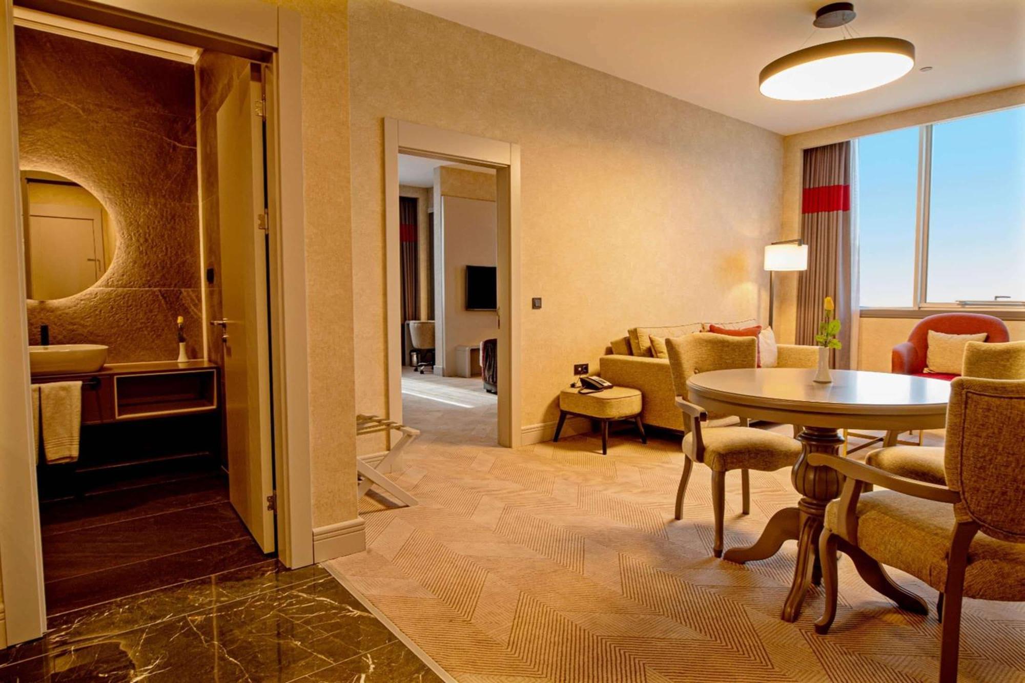 Ramada By Wyndham Diyarbakir Hotel Екстериор снимка